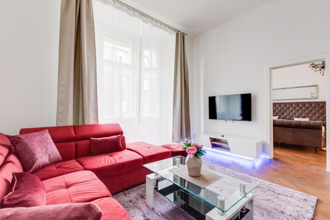Luxury Riverside Apartments In The Center Of Praag Buitenkant foto