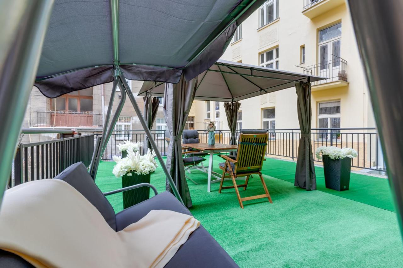 Luxury Riverside Apartments In The Center Of Praag Buitenkant foto