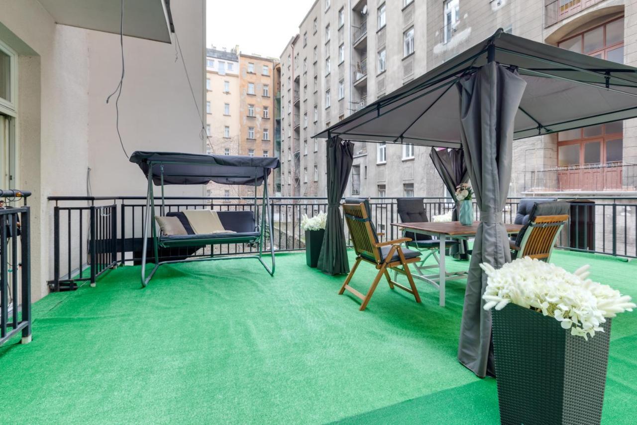 Luxury Riverside Apartments In The Center Of Praag Buitenkant foto